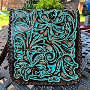 Patricia Nash Turquoise Leather Crossbody 🤩